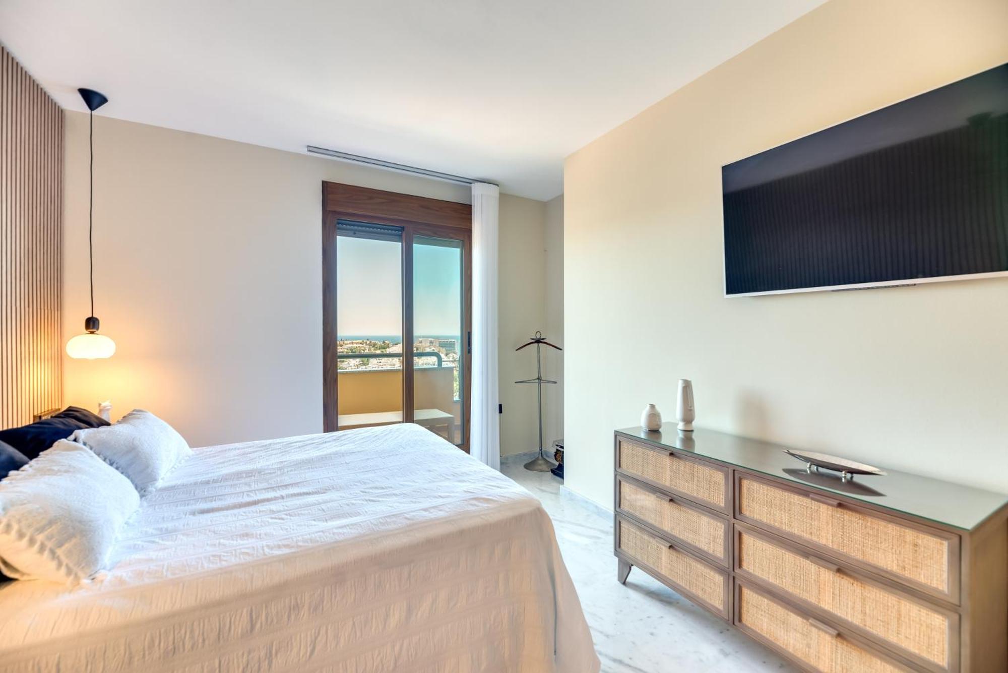 Apartment Luxury 4bdr Penthouse With Sea Views