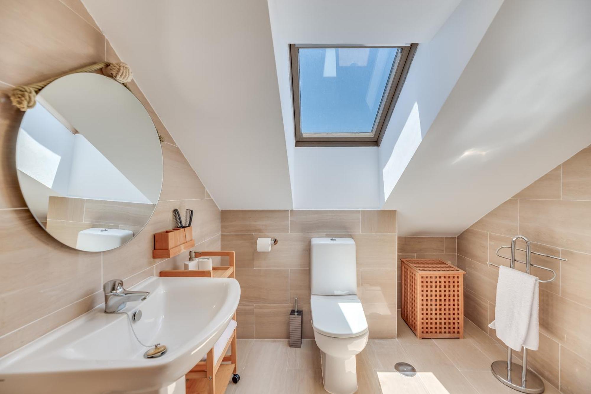 Luxury 4bdr Penthouse With Sea Views Apartment *