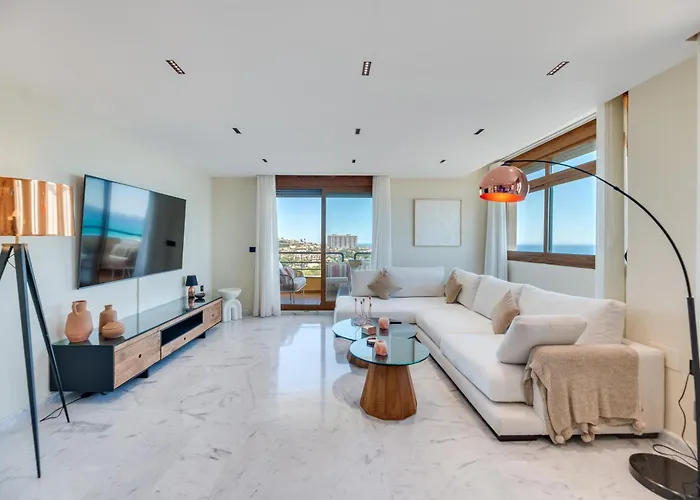 Luxury 4Bdr Penthouse With Sea Views